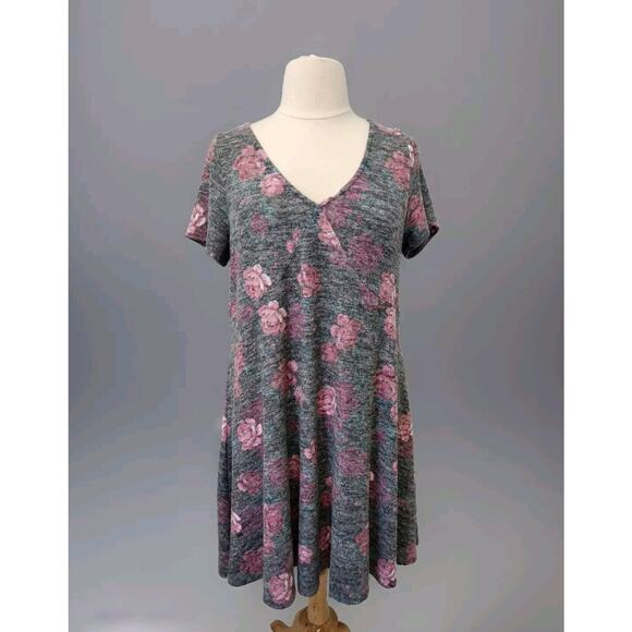 Torrid Size 2X Gray Floral Short Sleeve V Neck Knee Length Knit Dress - Picture 1 of 10